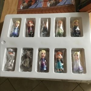 COPY - Frozen 2 mini doll collector set